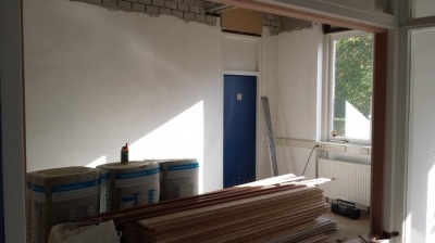 Aannemingsbedrijf-RR-Schravendijk-BV-Renovatie-werkzaamheden-kantoorpand-Woerden-wandafwerking-stucen-stucwerk